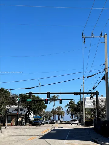 a view of a parking area