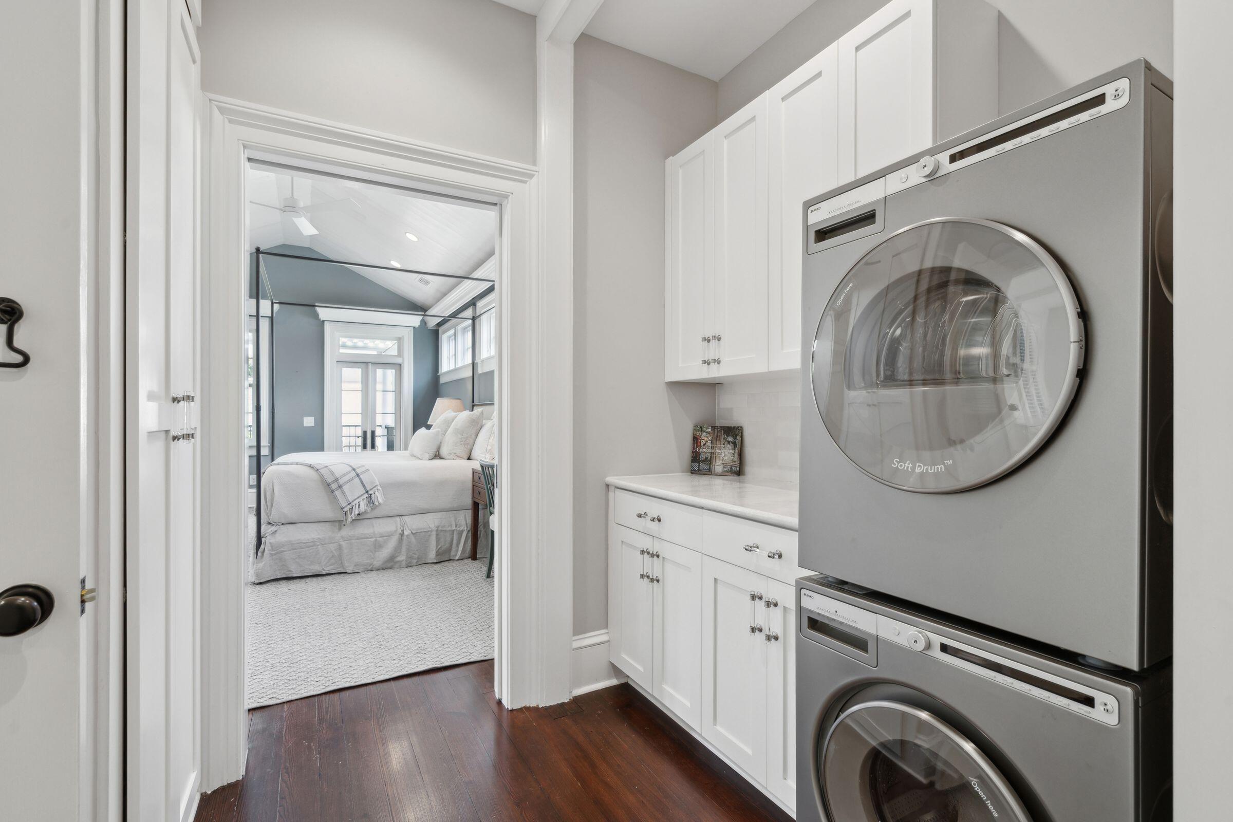 69 King Street Charleston, SC 29401 - Photo 37 of 83 Washer Dryer