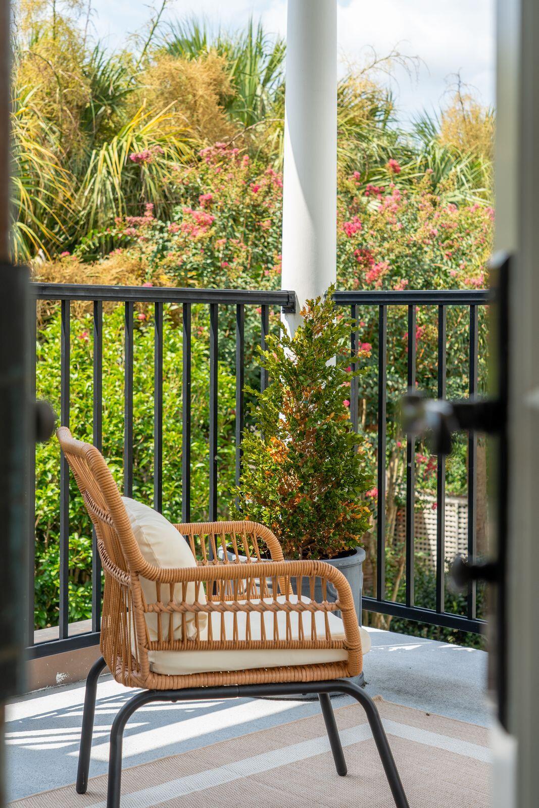 69 King Street Charleston, SC 29401 - Photo 42 of 83 Personal Piazza