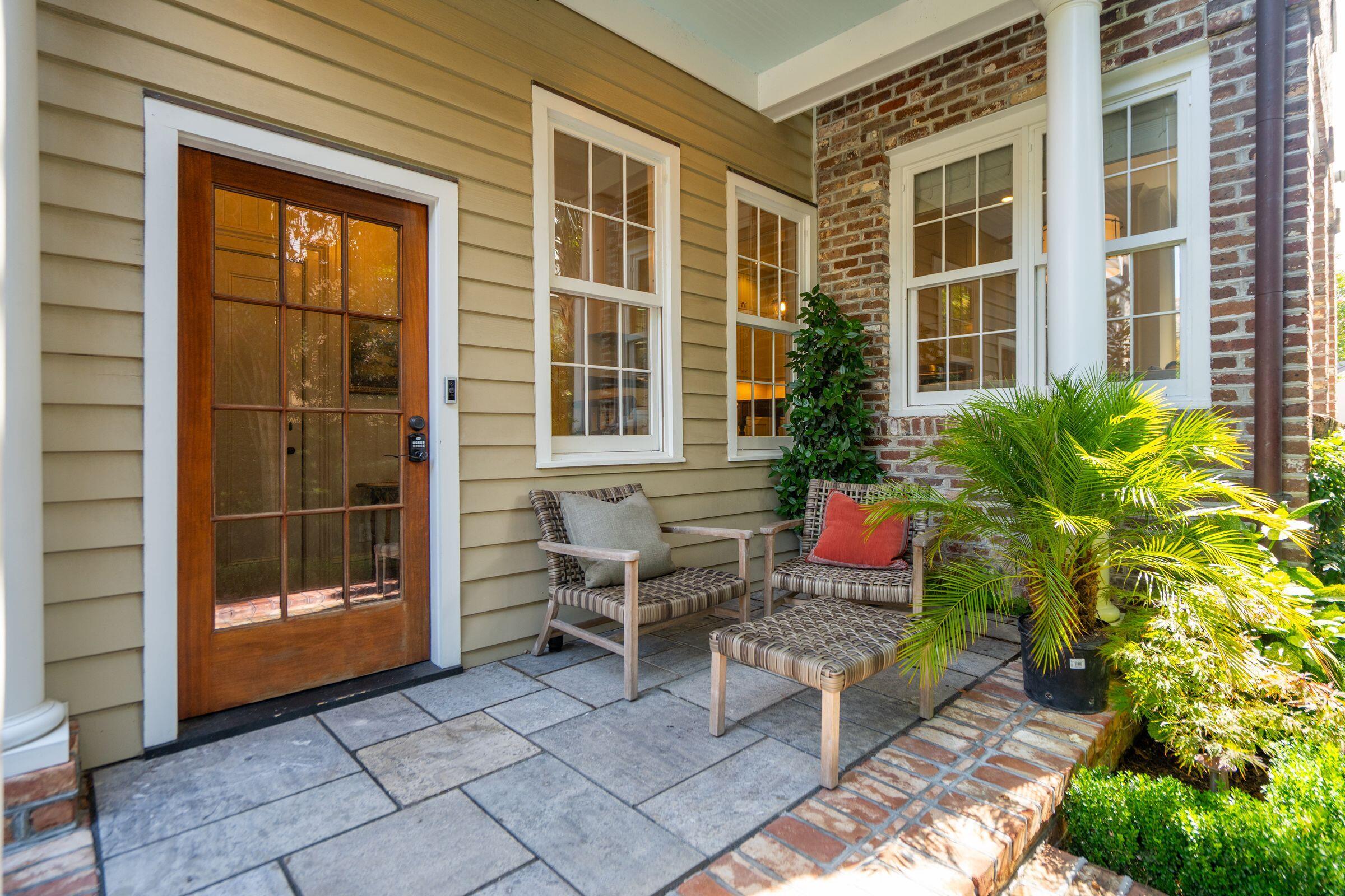 69 King Street Charleston, SC 29401 - Photo 70 of 83 Mini Porch off Backdoor