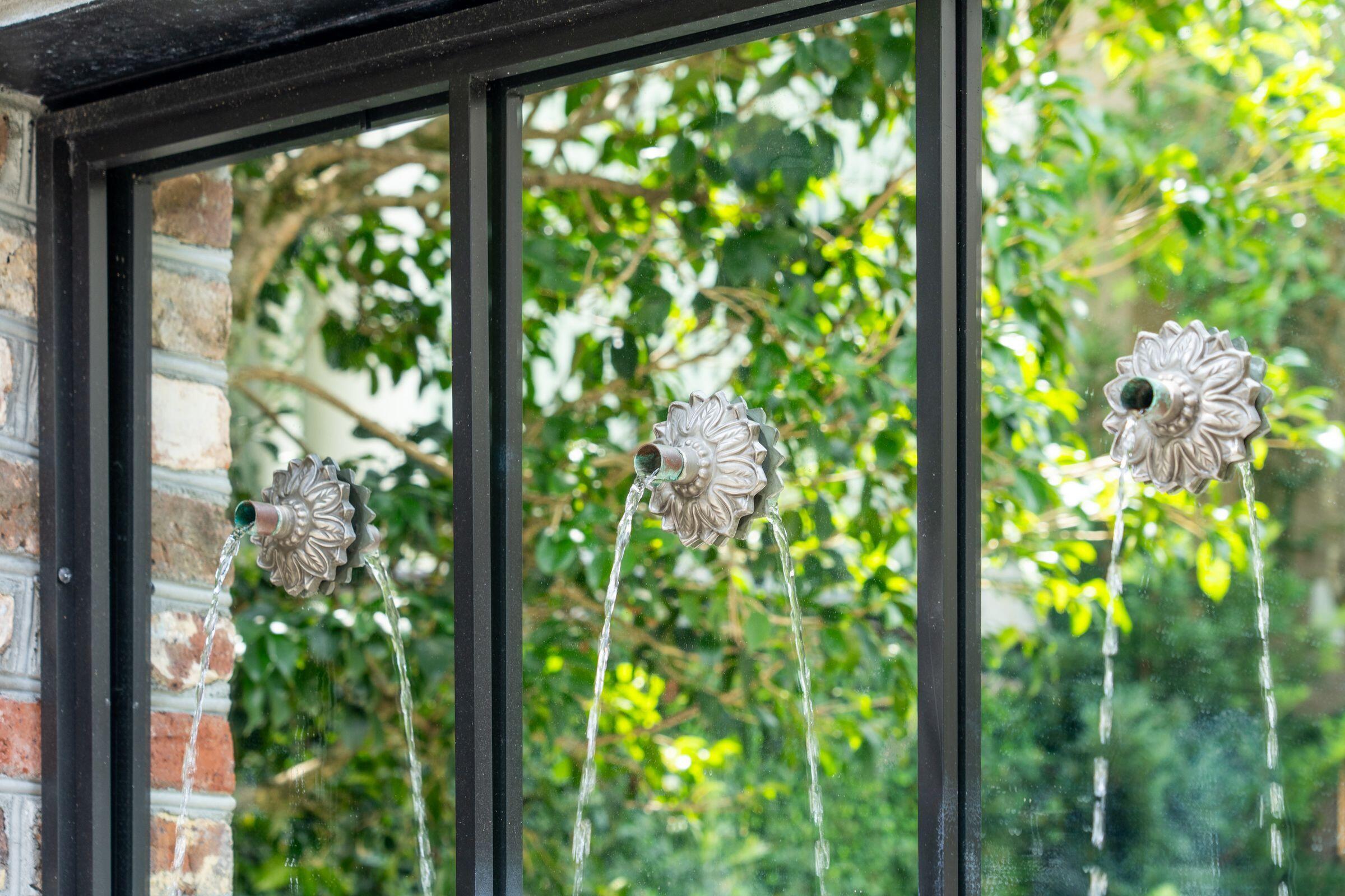 69 King Street Charleston, SC 29401 - Photo 74 of 83 Working Fountain