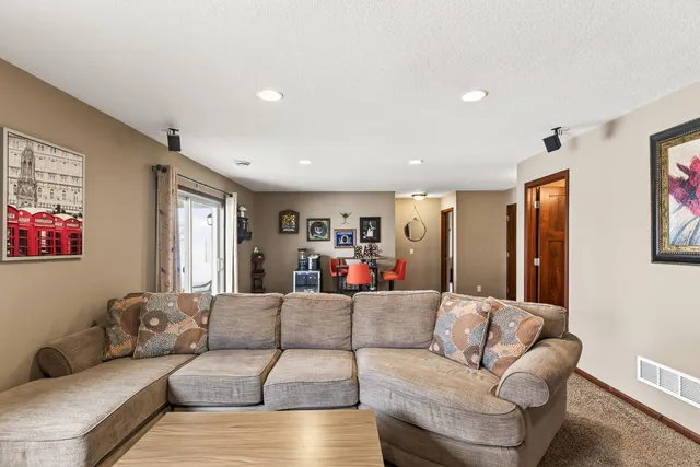 $459,900 | 1125 Bridle Creek Drive, Jordan, MN 55352