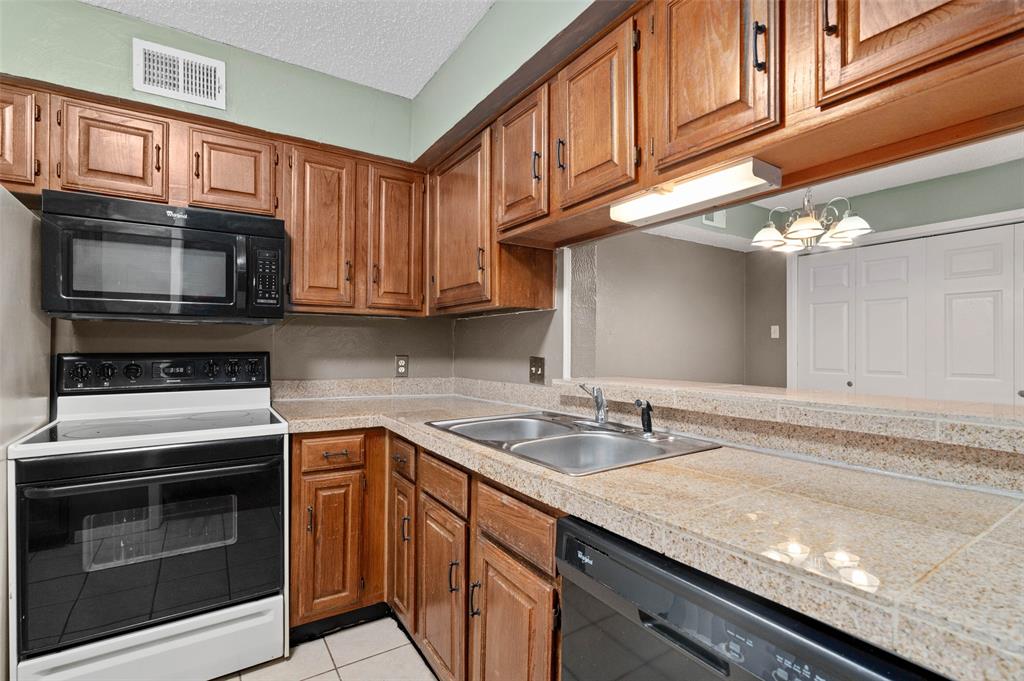 4327 Madera Road Irving, TX 75038 - Photo 7 of 17