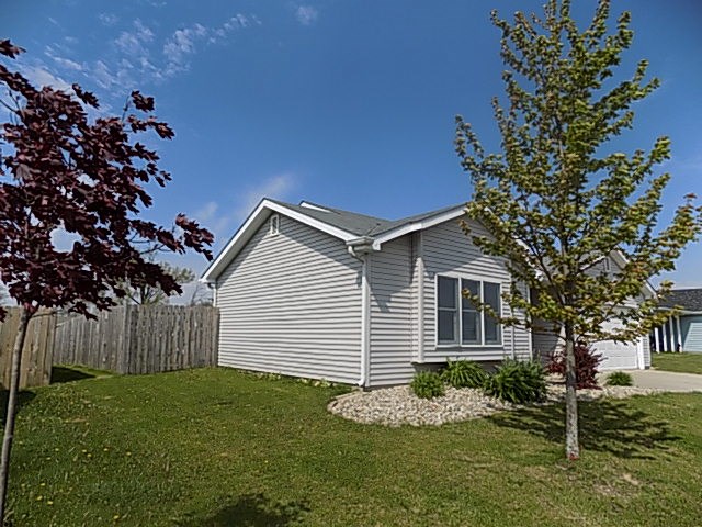 1031 Eastridge Drive Decatur, IN 46733 - Photo 2 of 21 Gallery Image 2