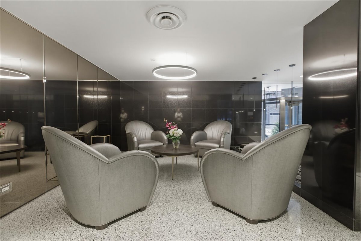 253 East Delaware Place, Unit 12H Chicago, IL 60611 - Photo 12 of 14