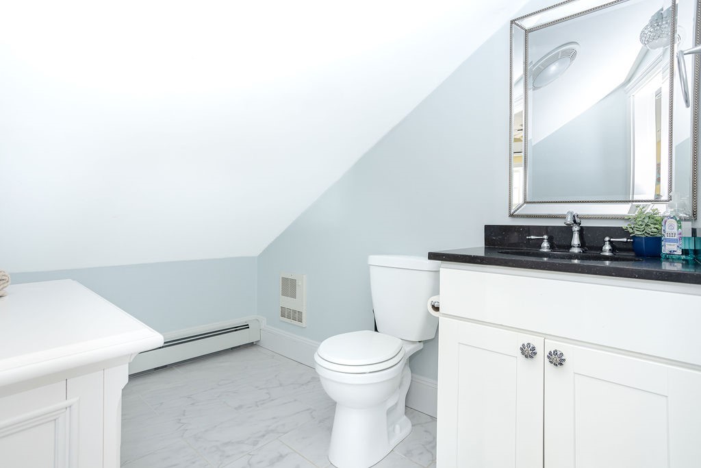 78 State Street Bristol, RI 02809 - Photo 18 of 43 Unit A Upstairs Bath