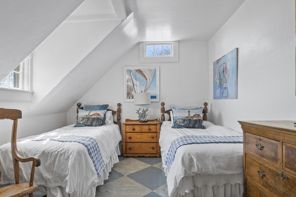 86 Centre Street Nantucket, MA 02554 - Photo 11 of 15