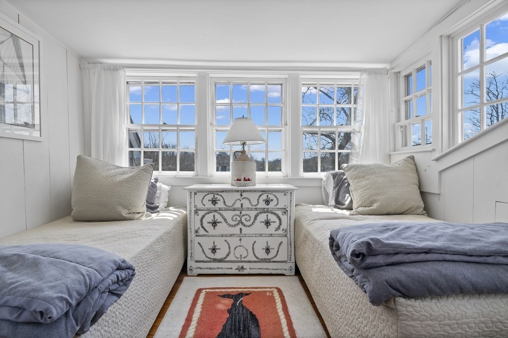 86 Centre Street Nantucket, MA 02554 - Photo 13 of 15