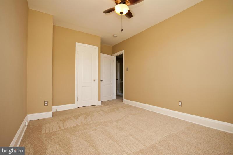 811 Wicklow Road Baltimore, MD 21229 - Photo 22 of 30 a view of an empty room