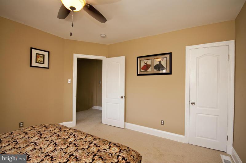 811 Wicklow Road Baltimore, MD 21229 - Photo 24 of 30 a view of an empty room