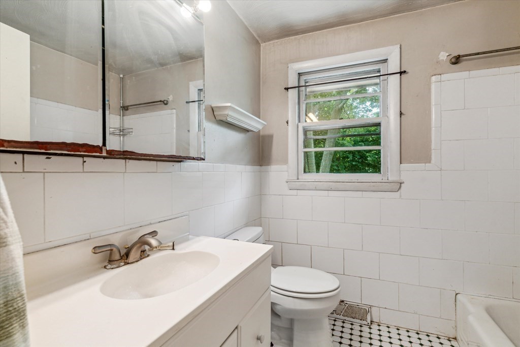 30 Riverneck Road Chelmsford, MA 01824 - Photo 18 of 36 Gallery Image 18