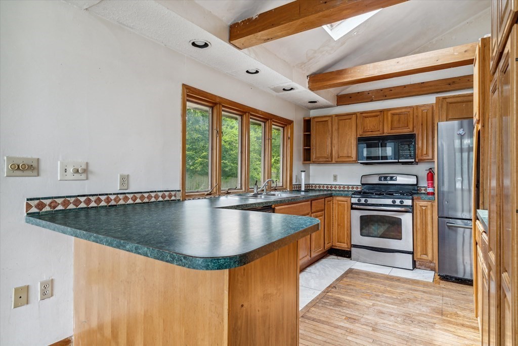30 Riverneck Road Chelmsford, MA 01824 - Photo 6 of 36 Gallery Image 6