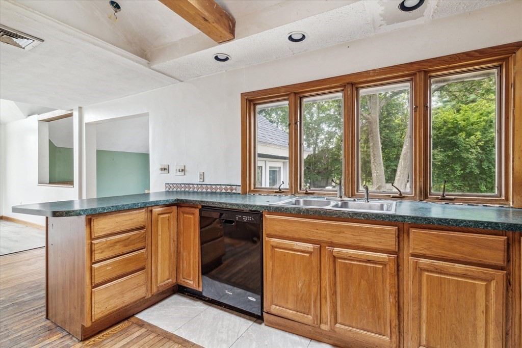 30 Riverneck Road Chelmsford, MA 01824 - Photo 8 of 36 Gallery Image 8