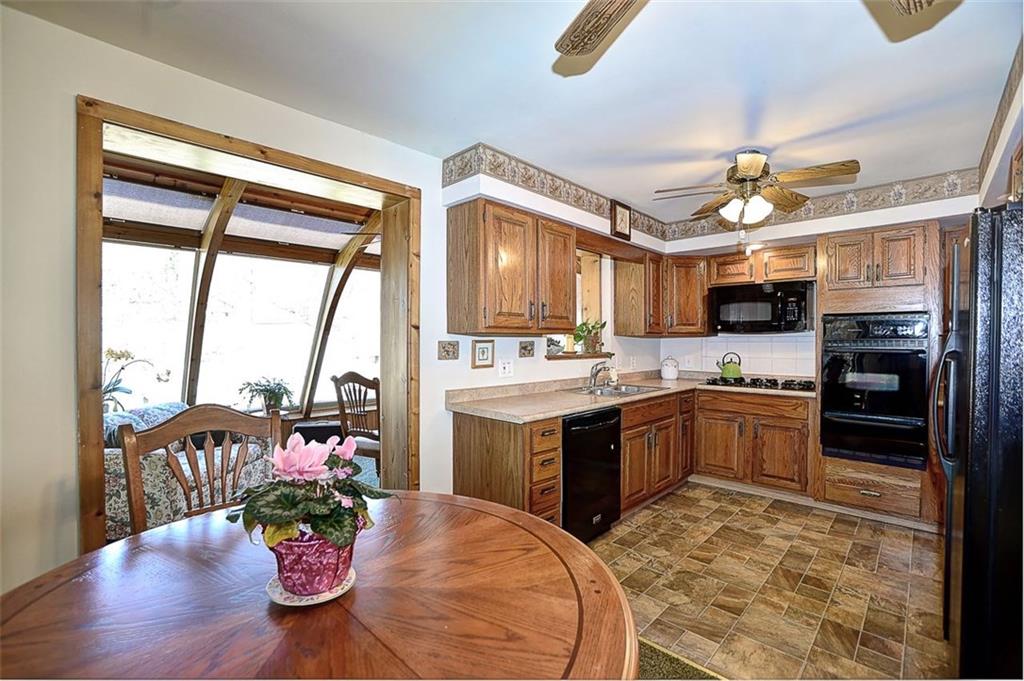 122 Easley Road Pittsburgh, PA 15237 - Photo 7 of 25 Note the recessed task lighting in the bulkhead; another ceiling fan!