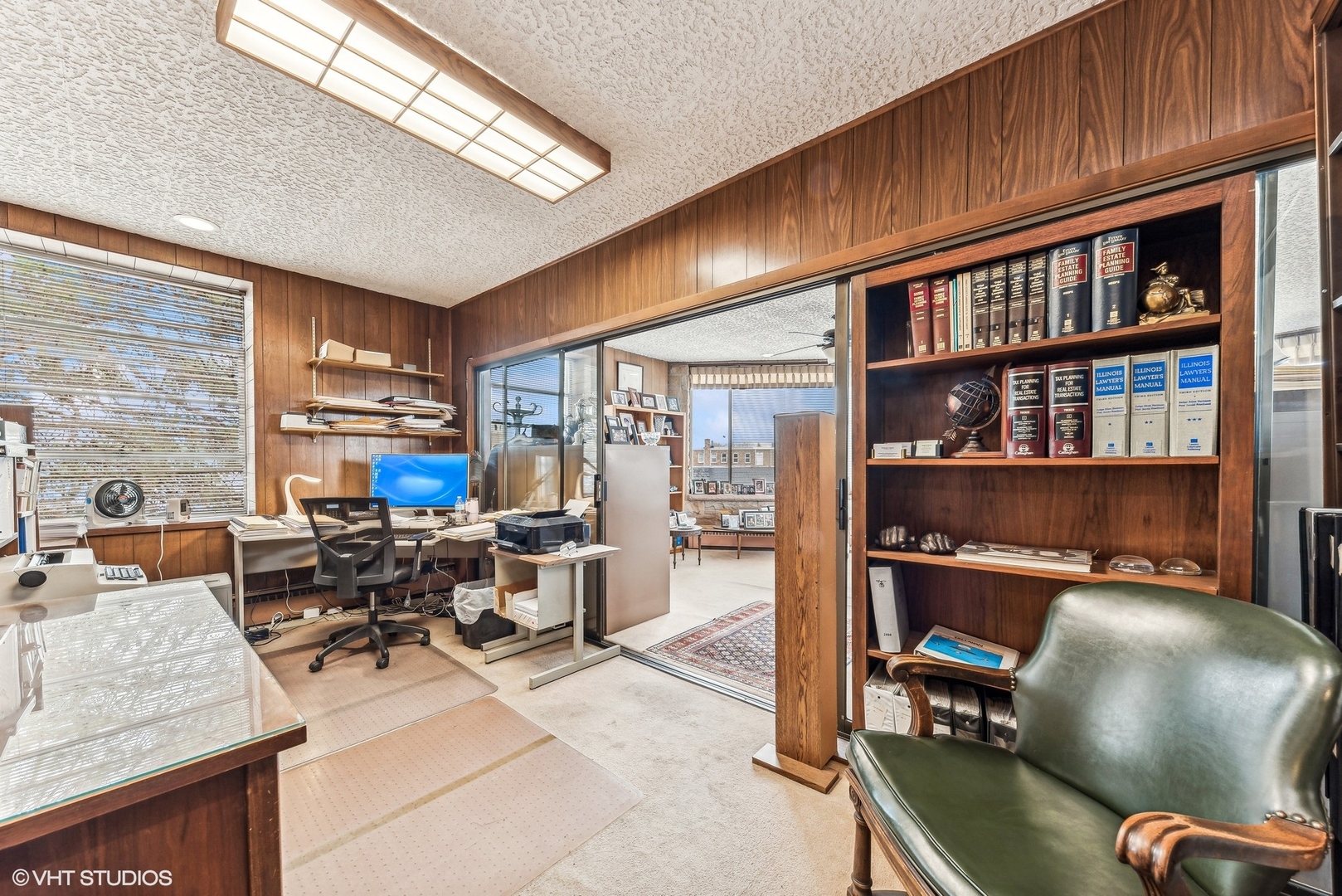 102 North Cook Street Barrington, IL 60010 - Photo 11 of 38 a workspace with furniture