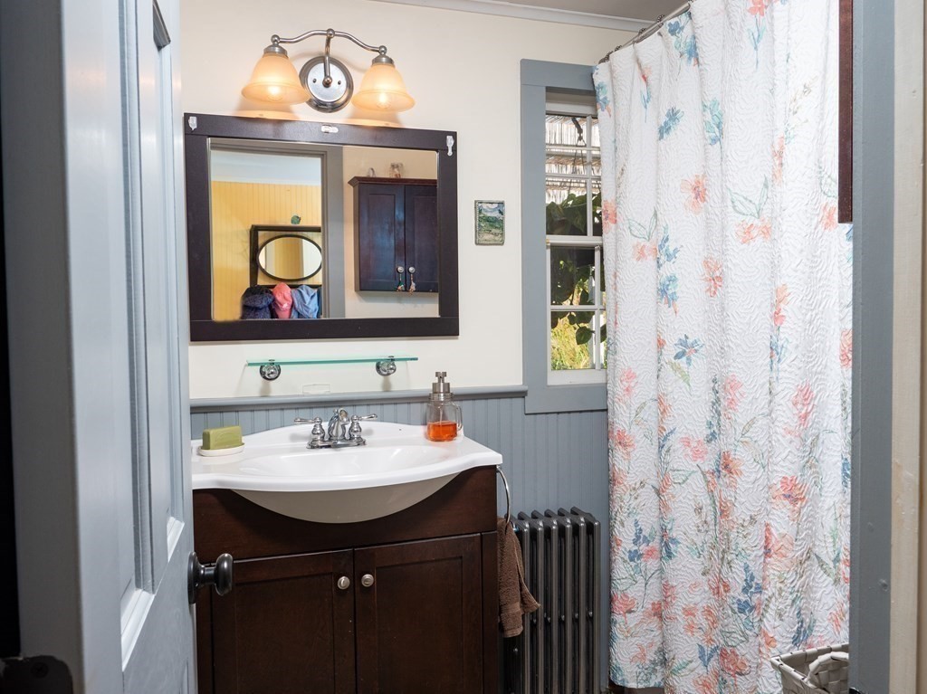 204 Main Road Westport, MA 02790 - Photo 8 of 28 Gallery Image 8