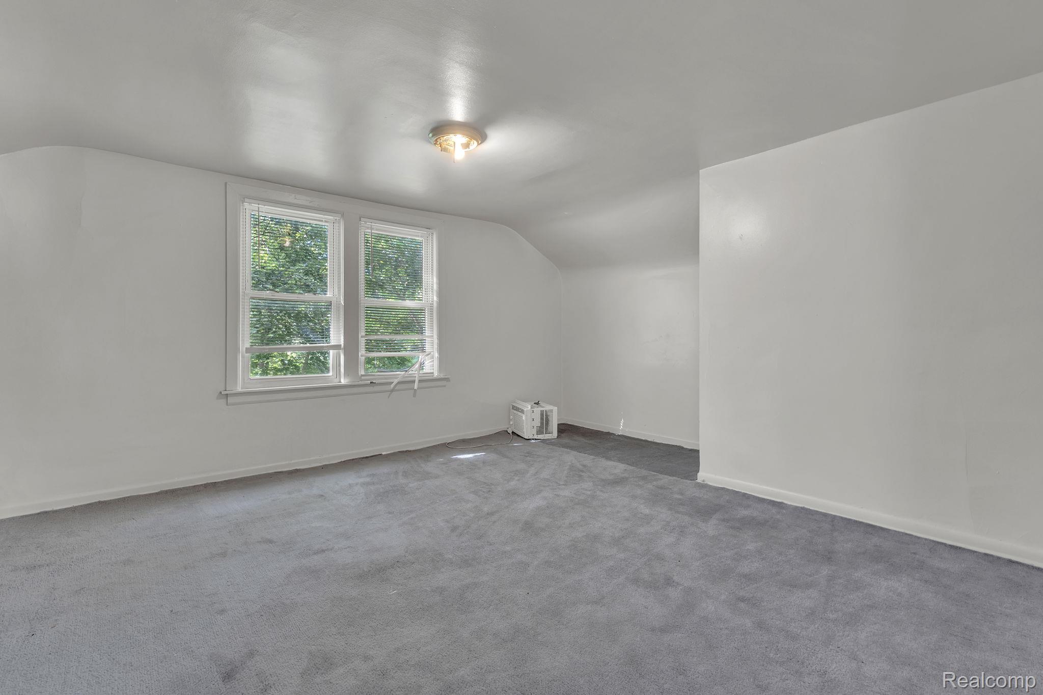4877 Maynard Street Detroit, MI 48215 - Photo 23 of 41 31-web-or-mls-FZ3A6839.jpg
