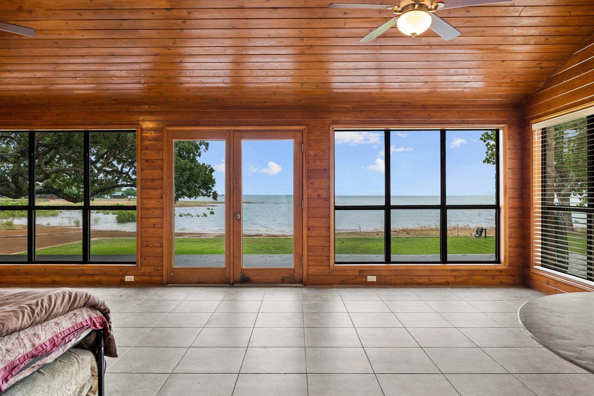 209 Senisa Drive Buchanan Dam, TX 78609 - Photo 12 of 30 a view of a livingroom with a balcony