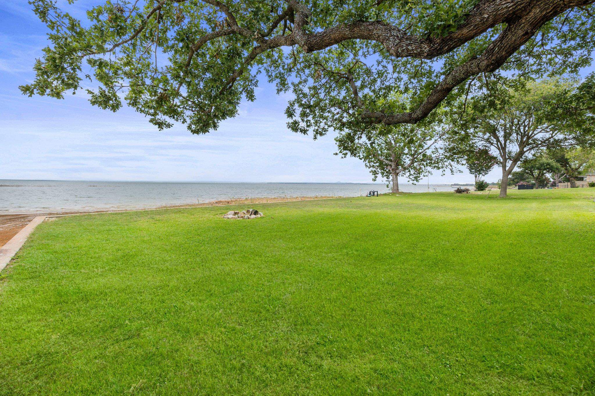 209 Senisa Drive Buchanan Dam, TX 78609 - Photo 22 of 30 a view of yard with green space
