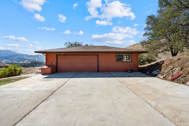 $720,000 | 20101 Panoche Road, Paicines, CA 95043