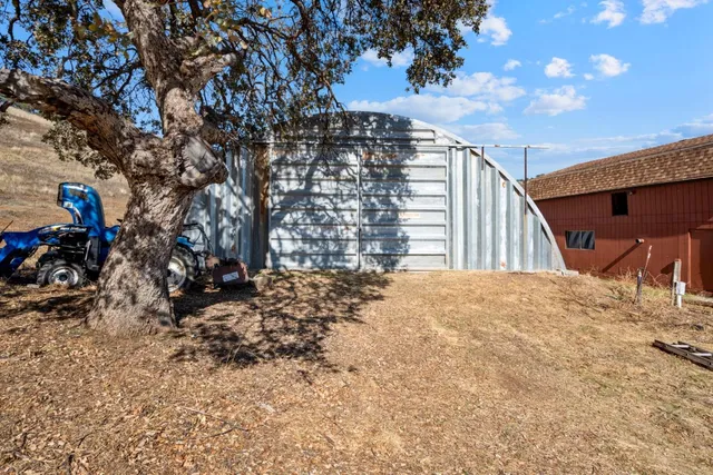 $720,000 | 20101 Panoche Road, Paicines, CA 95043