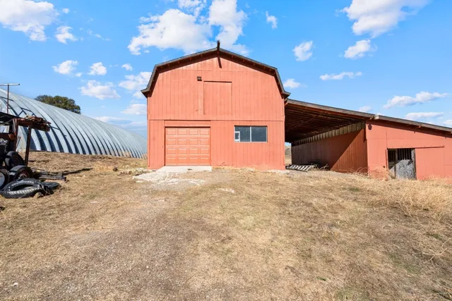 $720,000 | 20101 Panoche Road, Paicines, CA 95043