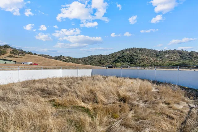 $720,000 | 20101 Panoche Road, Paicines, CA 95043