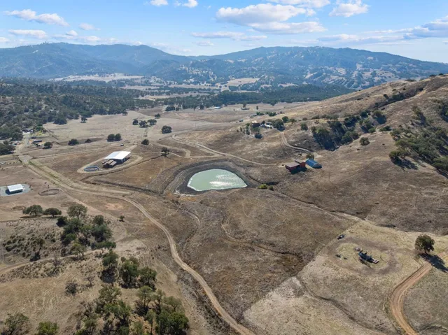 $720,000 | 20101 Panoche Road, Paicines, CA 95043