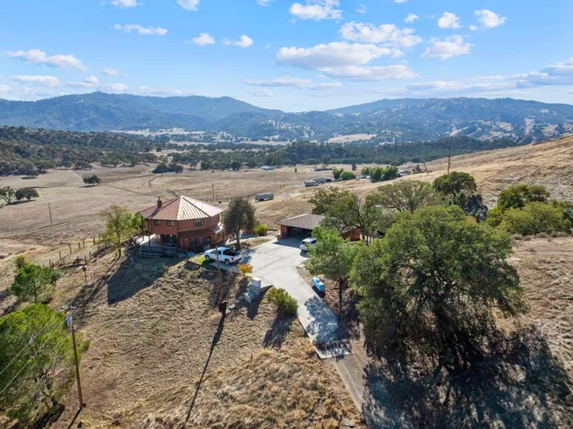 $720,000 | 20101 Panoche Road, Paicines, CA 95043