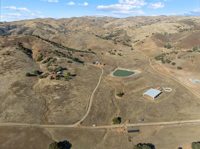 $720,000 | 20101 Panoche Road, Paicines, CA 95043