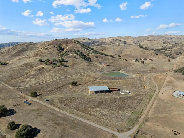 $720,000 | 20101 Panoche Road, Paicines, CA 95043