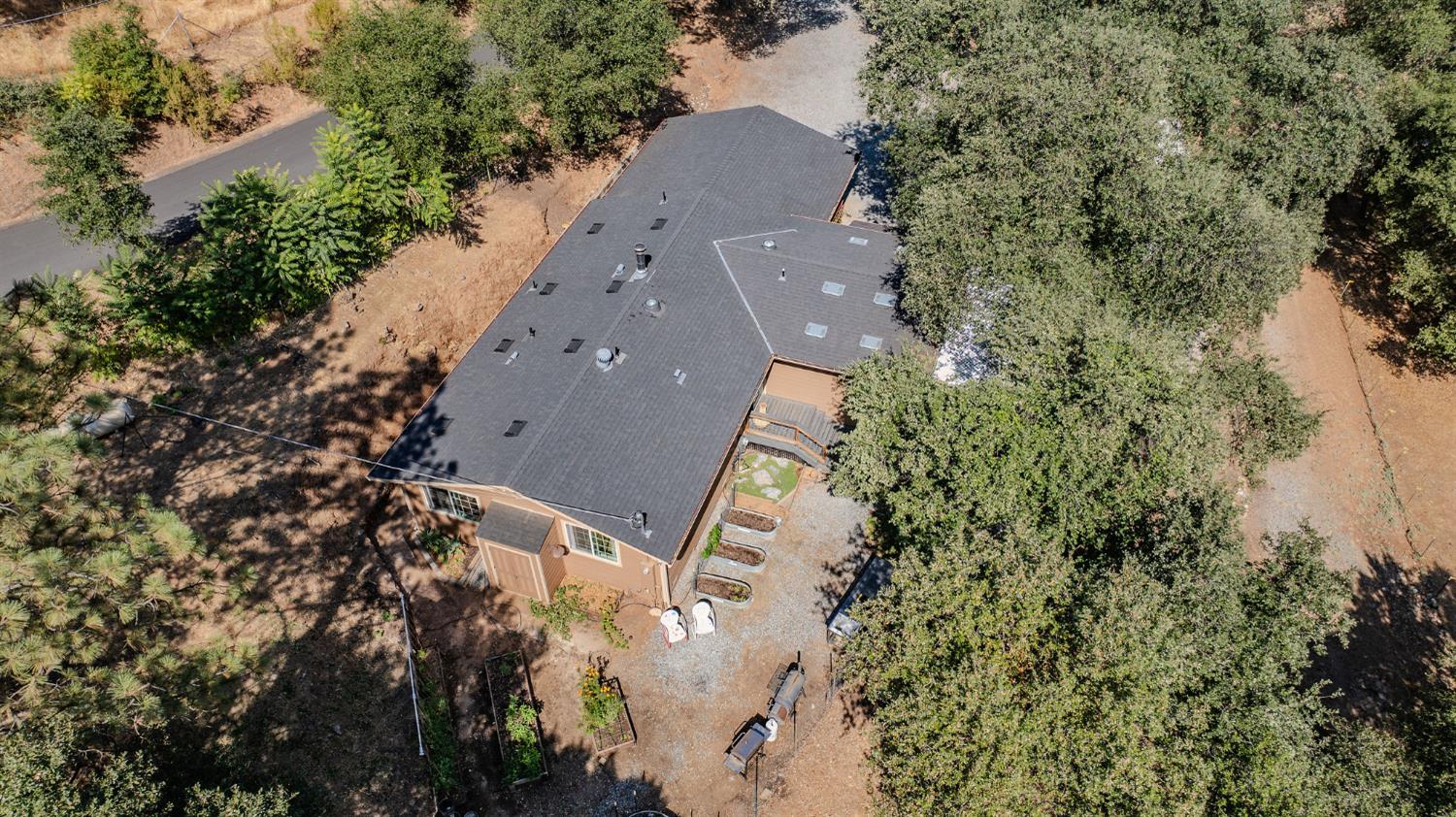 2988 Spring Hill Road San Andreas, CA 95249 - Photo 92 of 95 an aerial view of a house with a yard