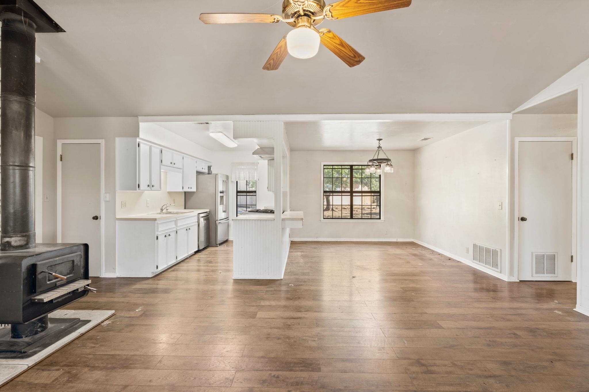 139 Pecan Road Marble Falls, TX 78654 - Photo 10 of 30