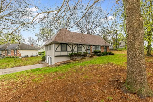 $259,000 | 6701 East 127 Street, Grandview, MO 64030