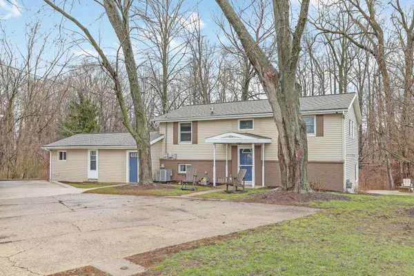 $615,000 | 723 Arbor Court, South Haven, MI 49090