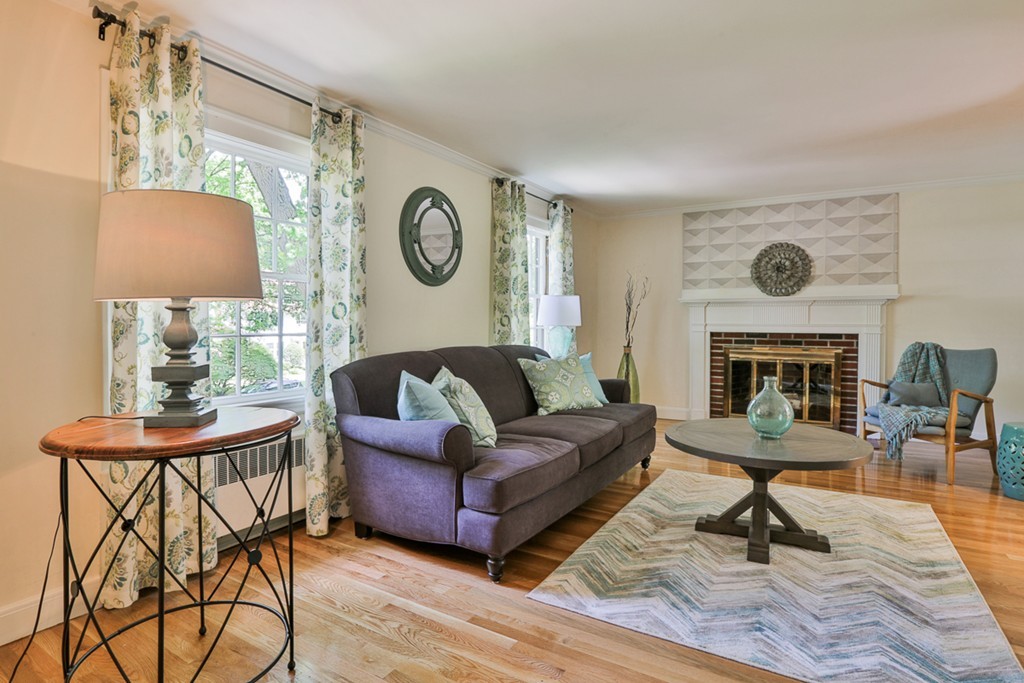 18 Outlook Road Wakefield, MA 01880 - Photo 2 of 30 Gallery Image 2