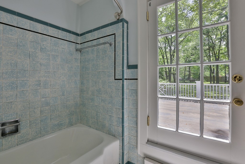 18 Outlook Road Wakefield, MA 01880 - Photo 24 of 30 Gallery Image 24
