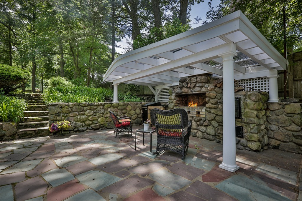 18 Outlook Road Wakefield, MA 01880 - Photo 29 of 30 Gallery Image 29