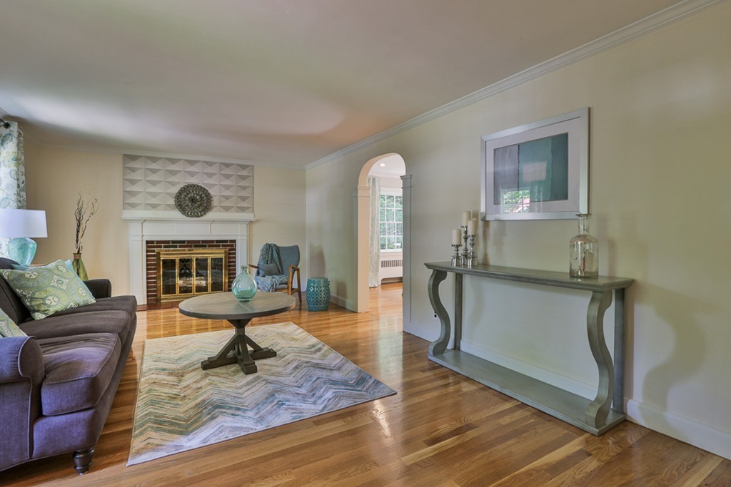 18 Outlook Road Wakefield, MA 01880 - Photo 4 of 30 Gallery Image 4