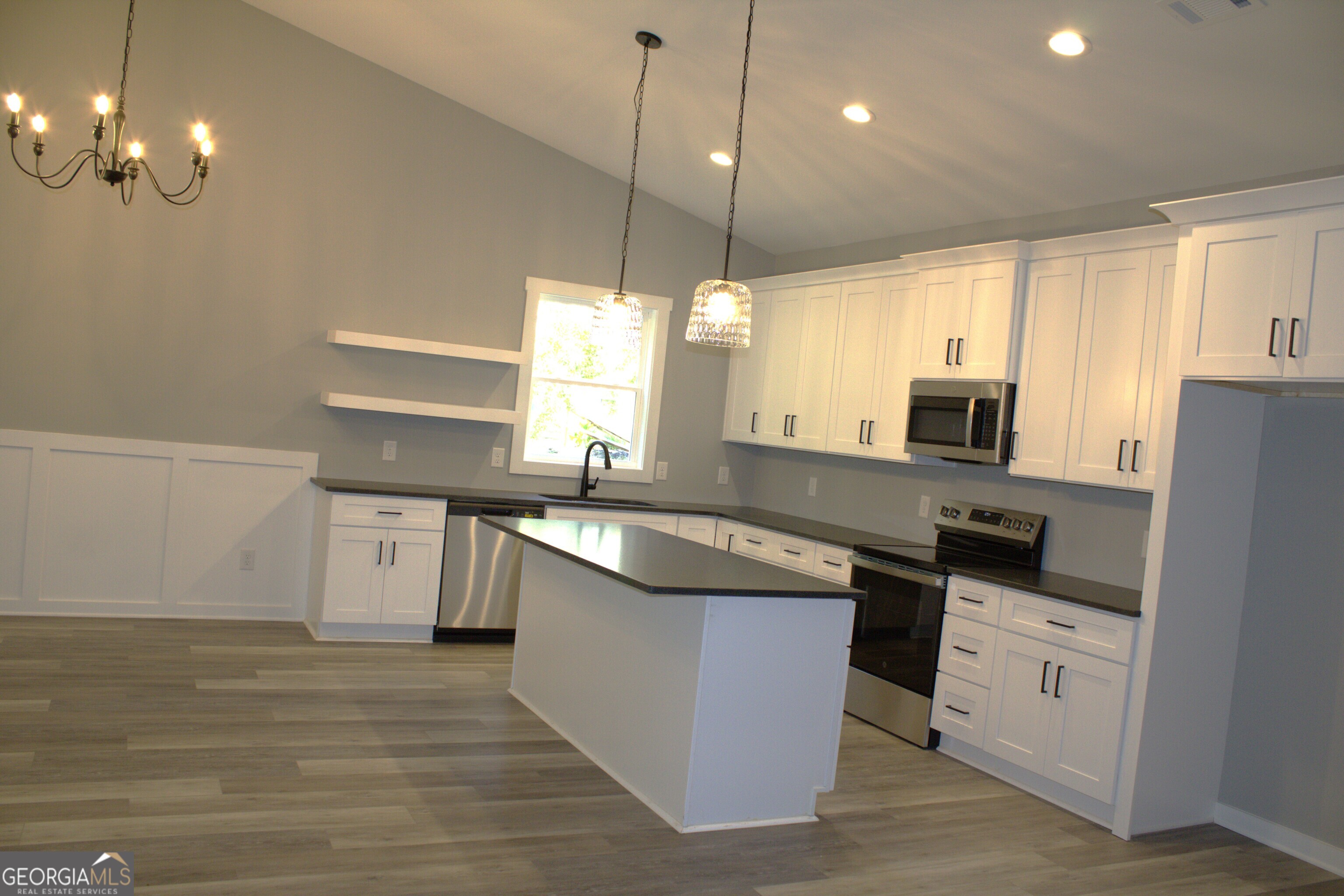 251 North Point Circle Hartwell, GA 30643 - Photo 8 of 15