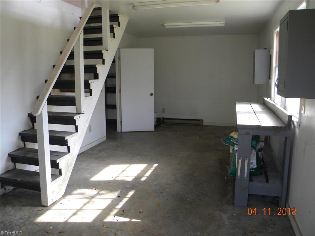 3614 Castleton Road Greensboro, NC 27406 - Photo 9 of 24 Gallery Image 9
