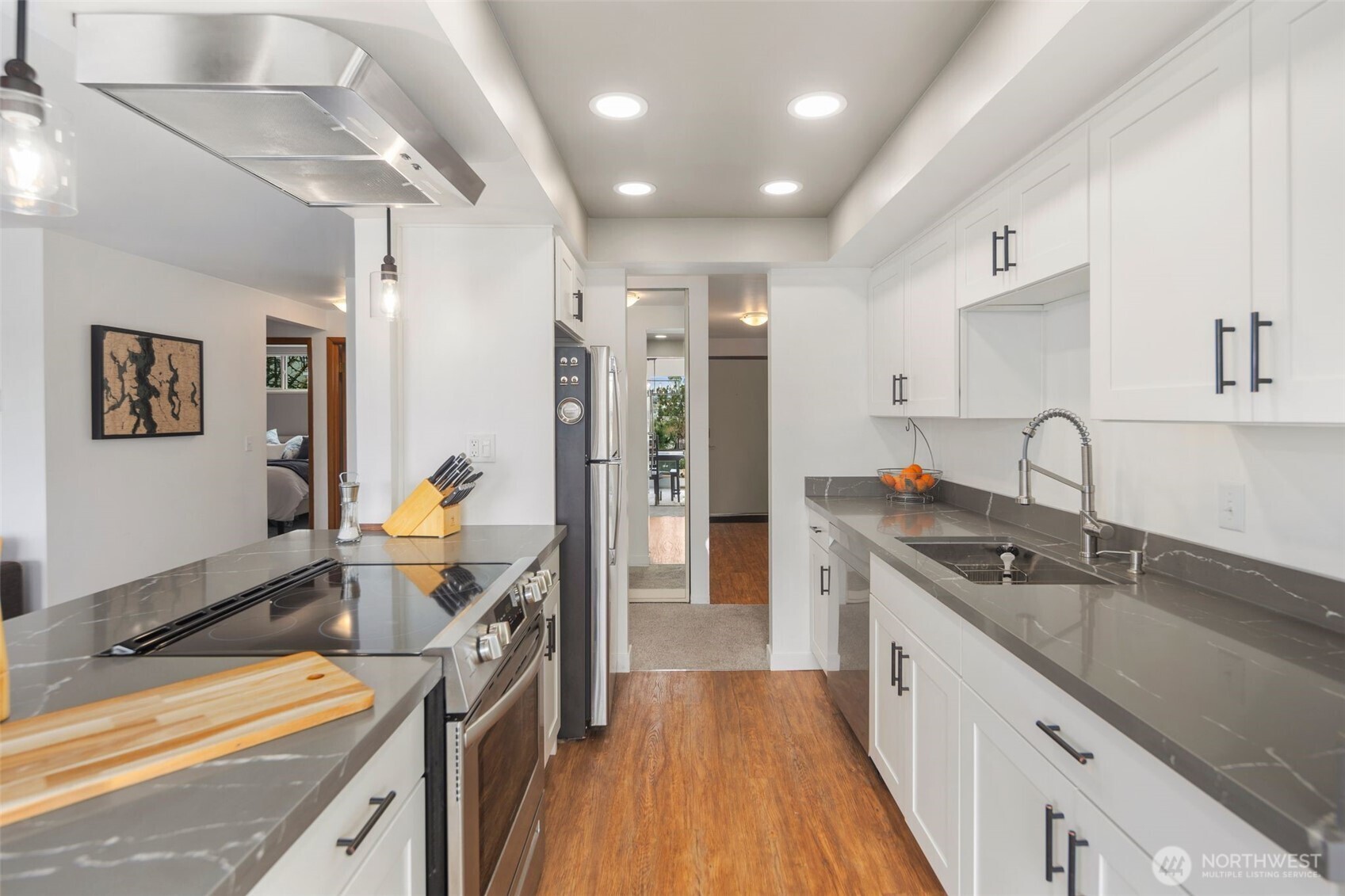 3200 West Commodore Way, Unit 210 Seattle, WA 98199 - Photo 14 of 27 Gallery Image 14