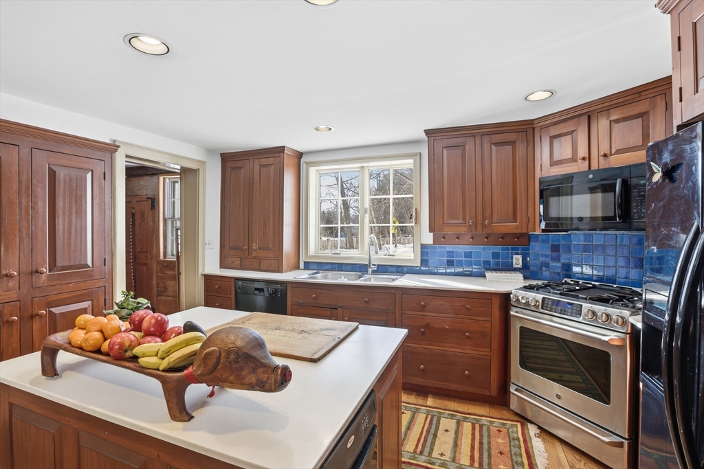 105 Lexington Road Concord, MA 01742 - Photo 7 of 42