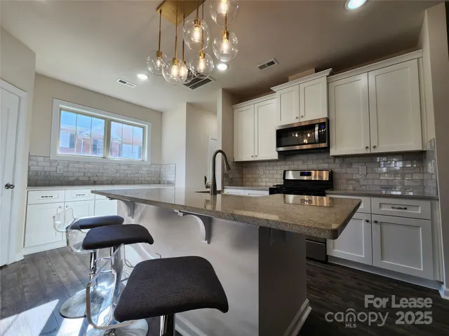 $3,200 | 326 Sadie Drive, Matthews, NC 28105