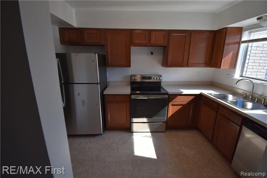 27407 Hoover Road Warren, MI 48093 - Photo 8 of 20