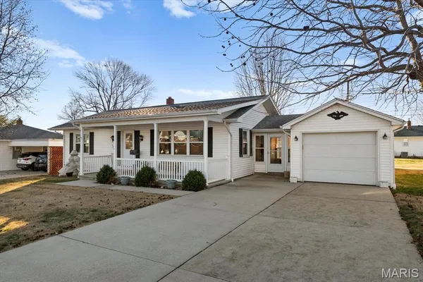 $170,000 | 228 Charles Street, Red Bud, IL 62278