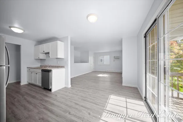 $1,900 | 1051 Abbey Court, Unit 1, Holland, MI 49423
