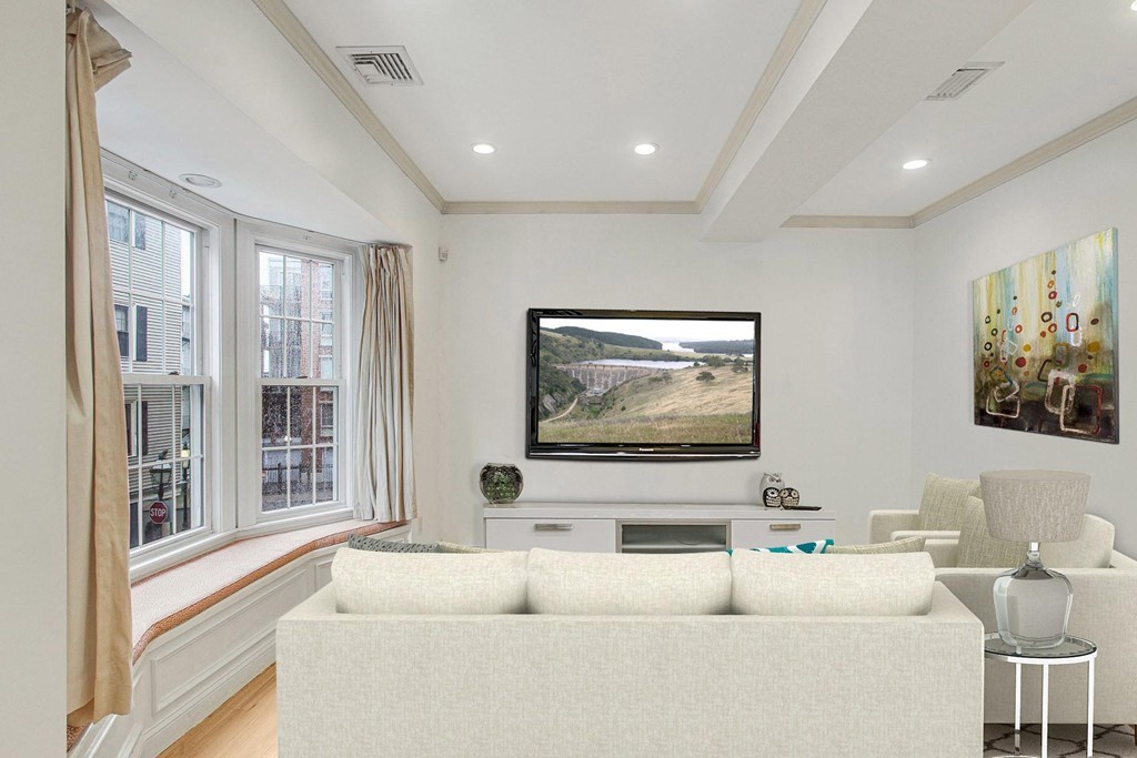 37 Fleet Street, Unit 2 Boston, MA 02109 - Photo 3 of 10