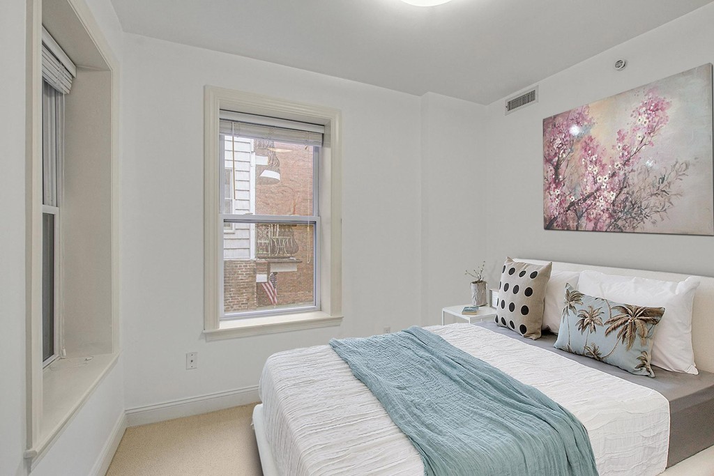 37 Fleet Street, Unit 2 Boston, MA 02109 - Photo 5 of 10