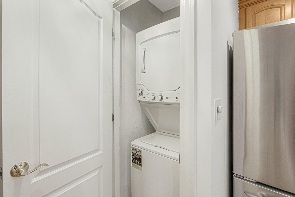 37 Fleet Street, Unit 2 Boston, MA 02109 - Photo 7 of 10